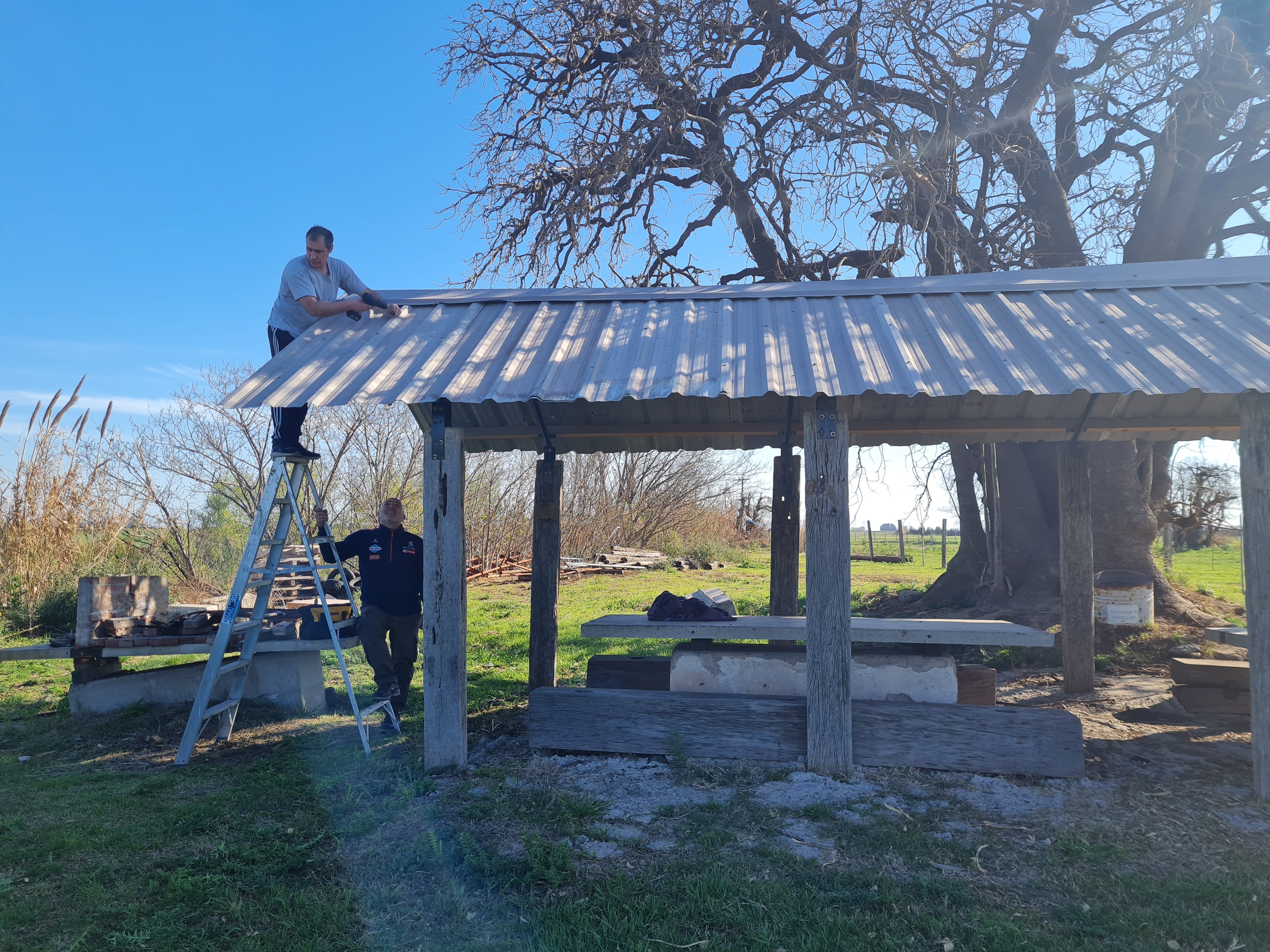 Reconstruccion del Quincho del Ombu